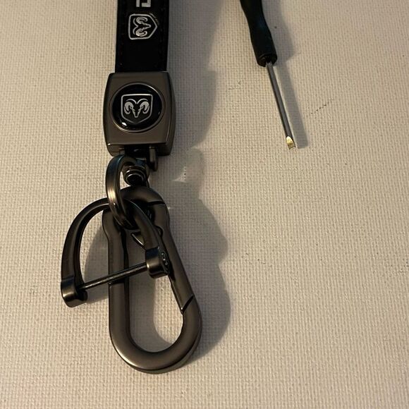 Dodge Logo Key Fob Keychain in Black Leather NWT - Picture 2 of 4